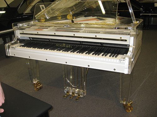 10 интересных и необычных пианино