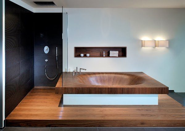 Шедевр деревянной ванной