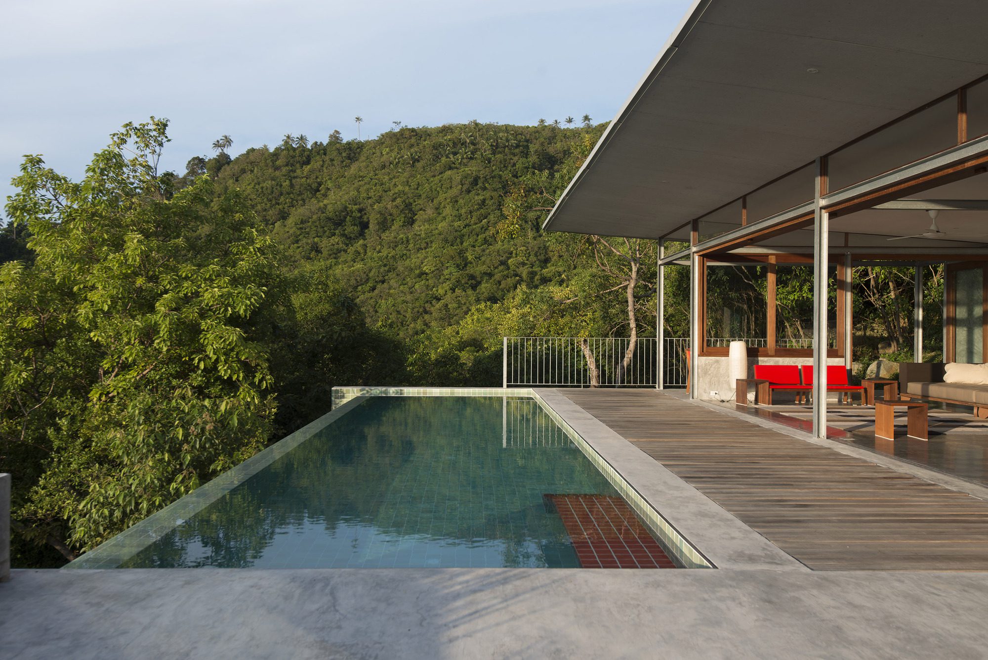 Stunning Views In Thailand The Naked House Icreatived