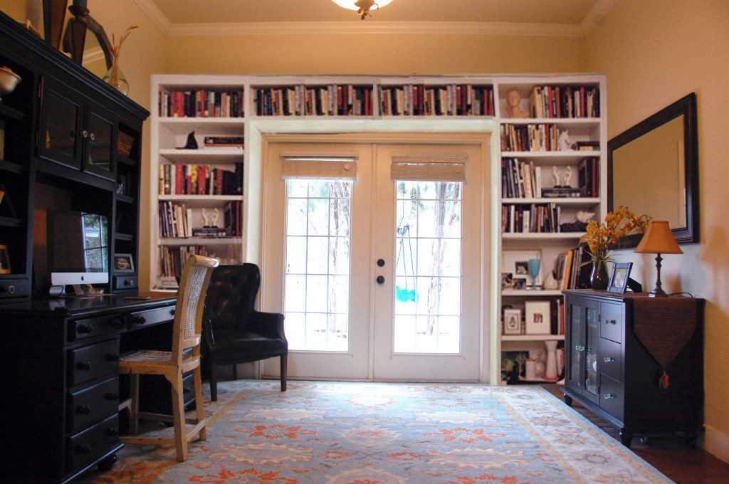 Встроенные книжные шкафы - рай для книголюбов