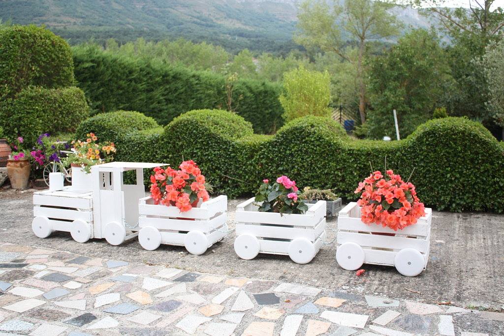 Train Like Planter Created From Old Crates To Adorn Your ...
