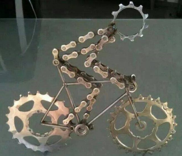 Люстры из запасных частей велосипеда