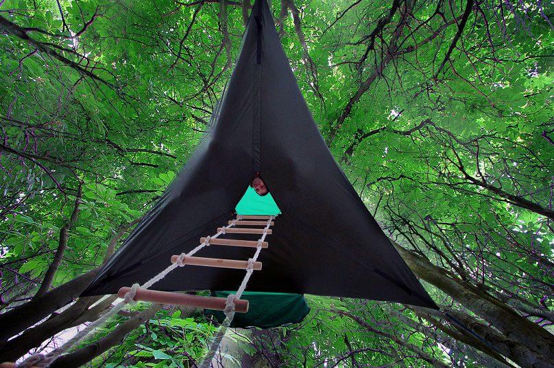 Camping-on-a-Higher-Level-Suspended-Tree-Tent-03
