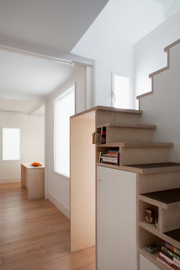 Plywood-Staircase-with-Lots-of-Storage-Space-4