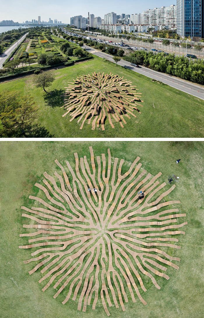 Giant Circle-Shaped Root Bench Structure designed by Yong Ju Lee