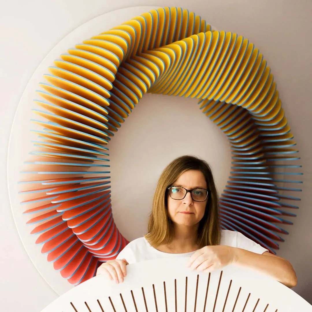 Anna Kruhelska and her paper sculptures