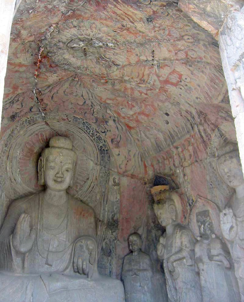 The rear and north walls in the Middle Binyang Cave