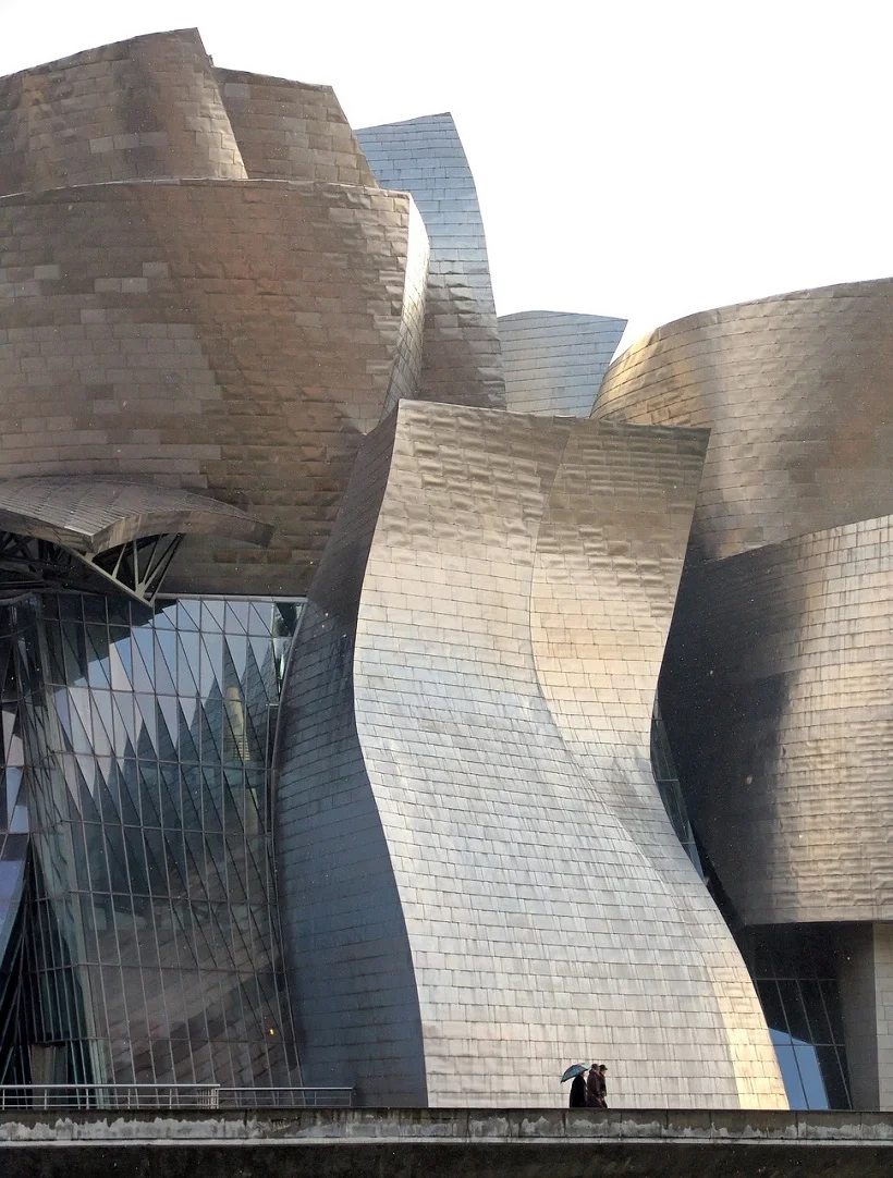 How about a visit to the Guggenheim Bilbao Museum | iCreatived, image size:820x1082