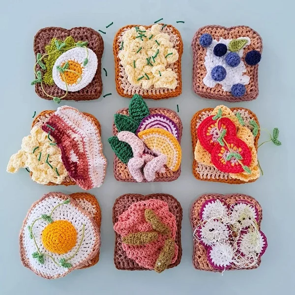 amigurumi toast by Maria Skog