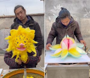 Cotton Candy guy making his animals