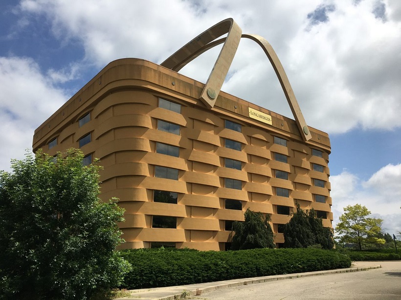 Basket-shaped building