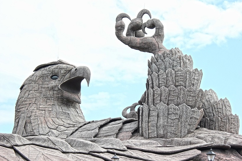 world's largest bird sculpture