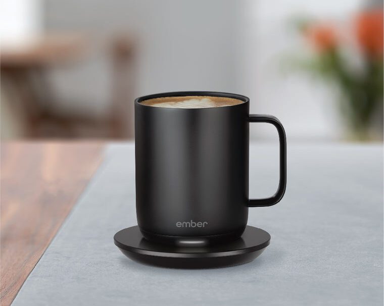 Smart Coffee Mug Design Keeps Your Drinks Warm