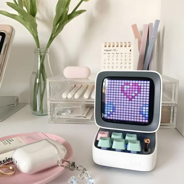 Pixel Art Bluetooth Speaker Provides Awesome Decoration