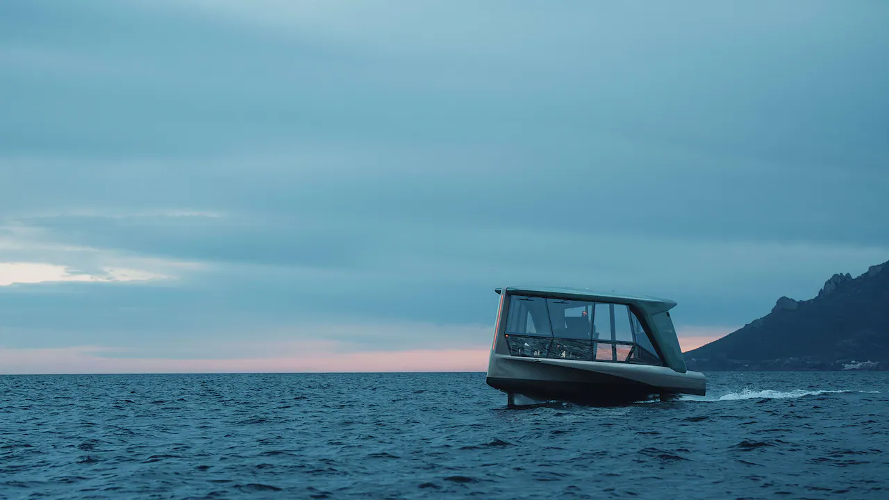 BMW and TYDE’s Electric Boat That Glides Above the Water