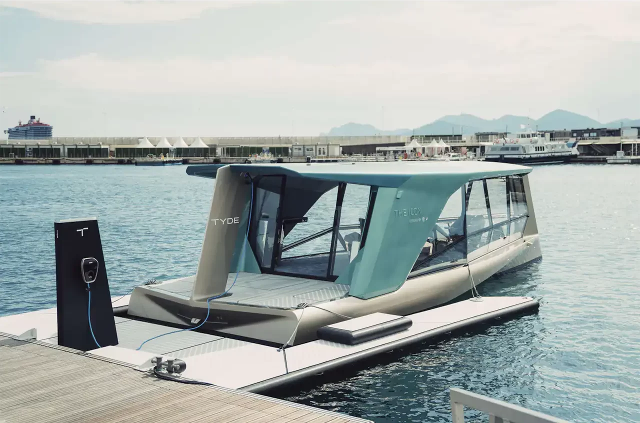 BMW and TYDE’s Electric Boat That Glides Above the Water
