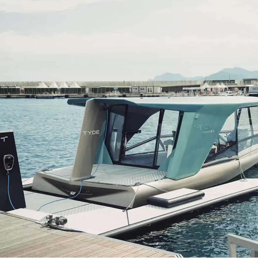 BMW and TYDE’s Electric Boat That Glides Above the Water