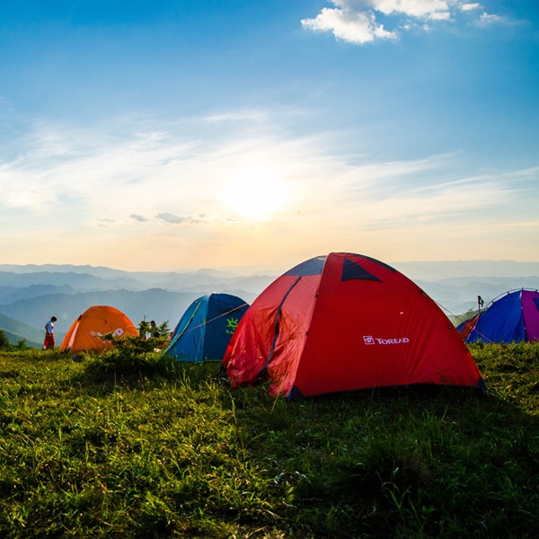 If you do not know how to choose the best camping tents, you can check out our guide including the best advice for camping.