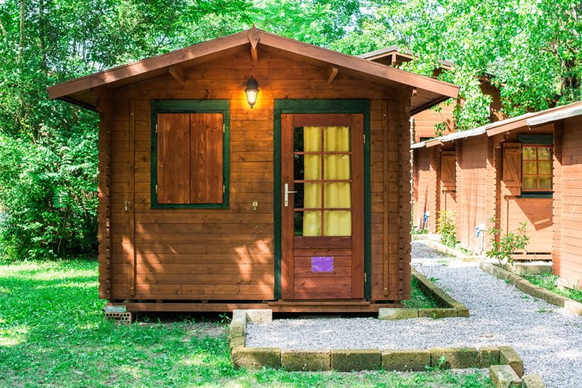 Whether you are a seasoned camper or a first-timer, our cabin camping tips will ensure your experience is memorable and hassle-free.