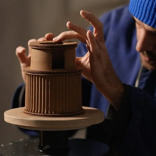 Are you familiar with the French artist Jacques Monneraud? People around the world have been celebrating the artist for his innovative creations made of strikingly cardboard.