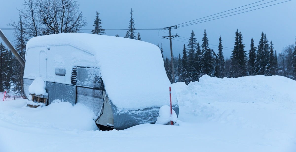If you wonder how do I winterize my camper, we are here to help you! Check our guide right know to learn about supplies and basic steps.