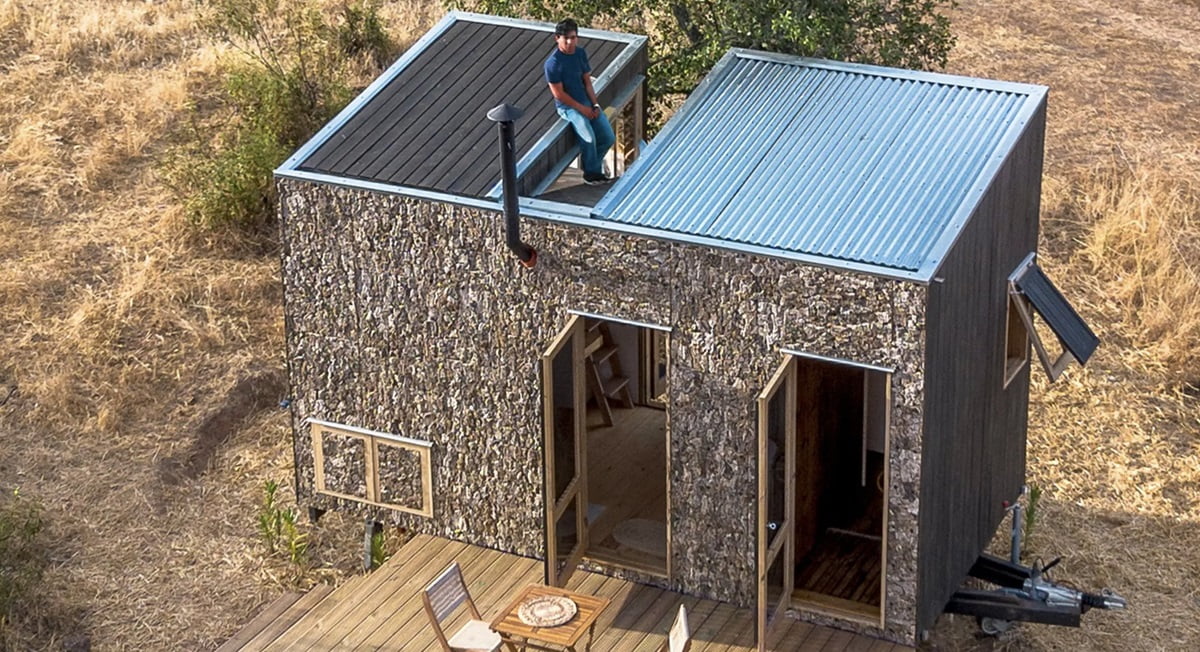Madeiguincho is a premier Portuguese tiny house manufacturer known for its blend of traditional craftsmanship and modern sustainability