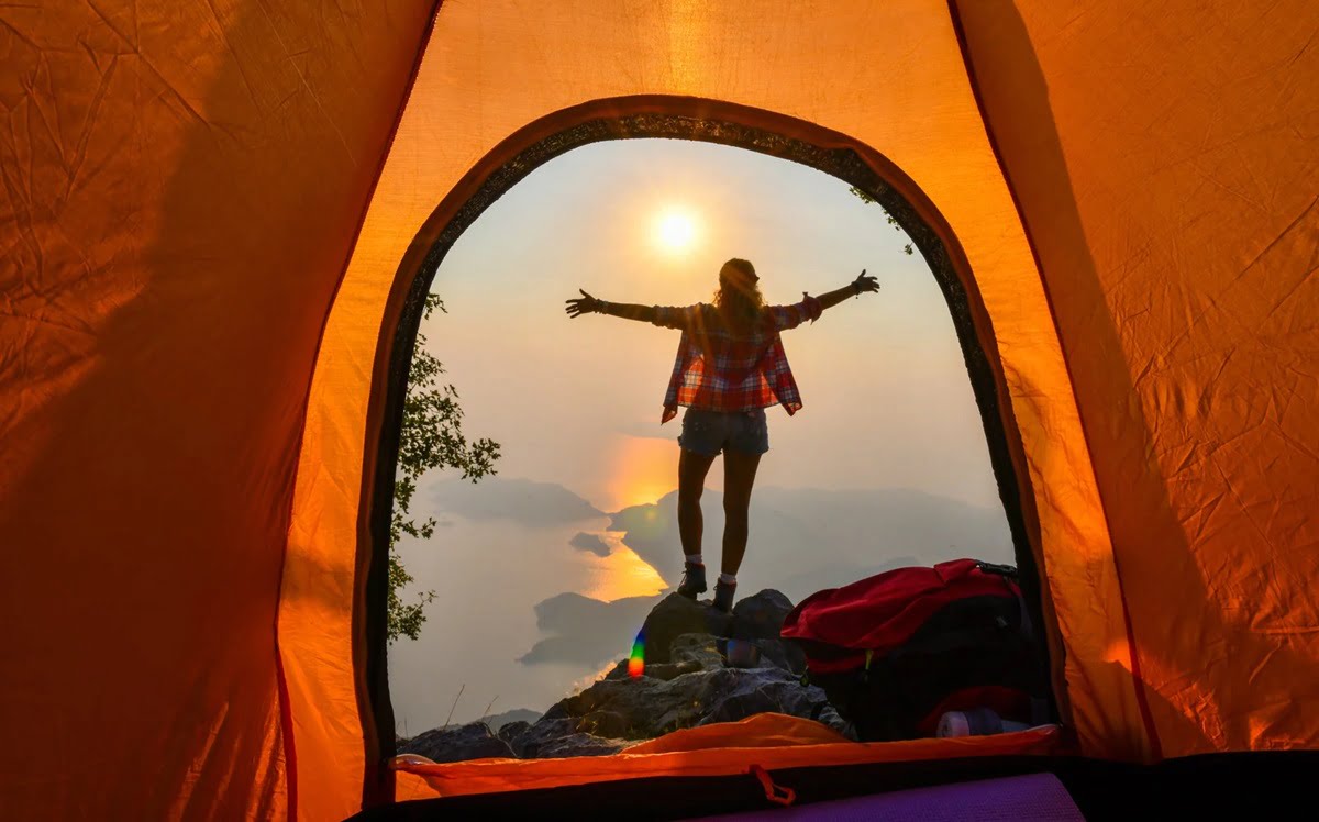 Nature offers countless mindfulness options. As a camper, are you open to last-minute camping? If so, check our guide to get ready!