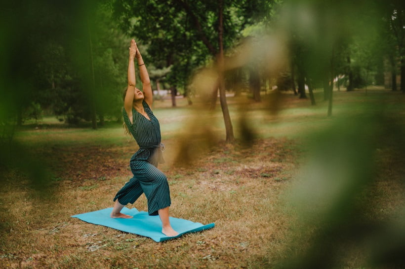 how to do yoga when traveling