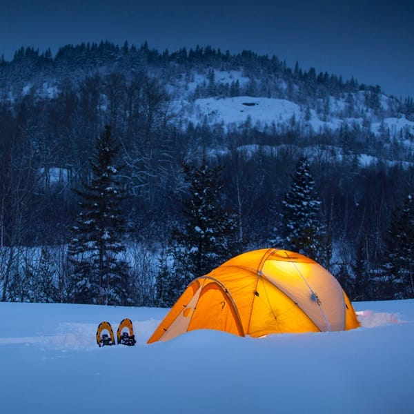 Properly equipping yourself with the must-have winter camping gear ensures that your outdoor experience is both enjoyable and safe, no matter how cold it gets.