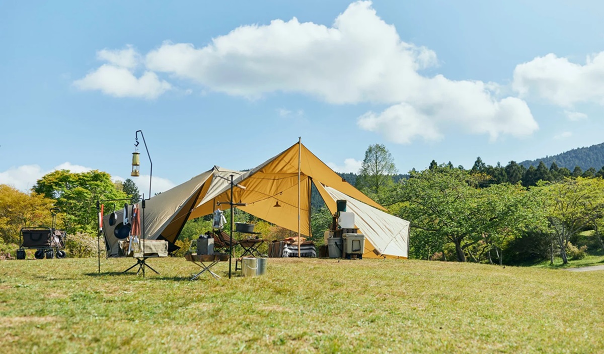 By following essential summer camping safety tips, you can ensure a fun, worry-free experience while protecting yourself.