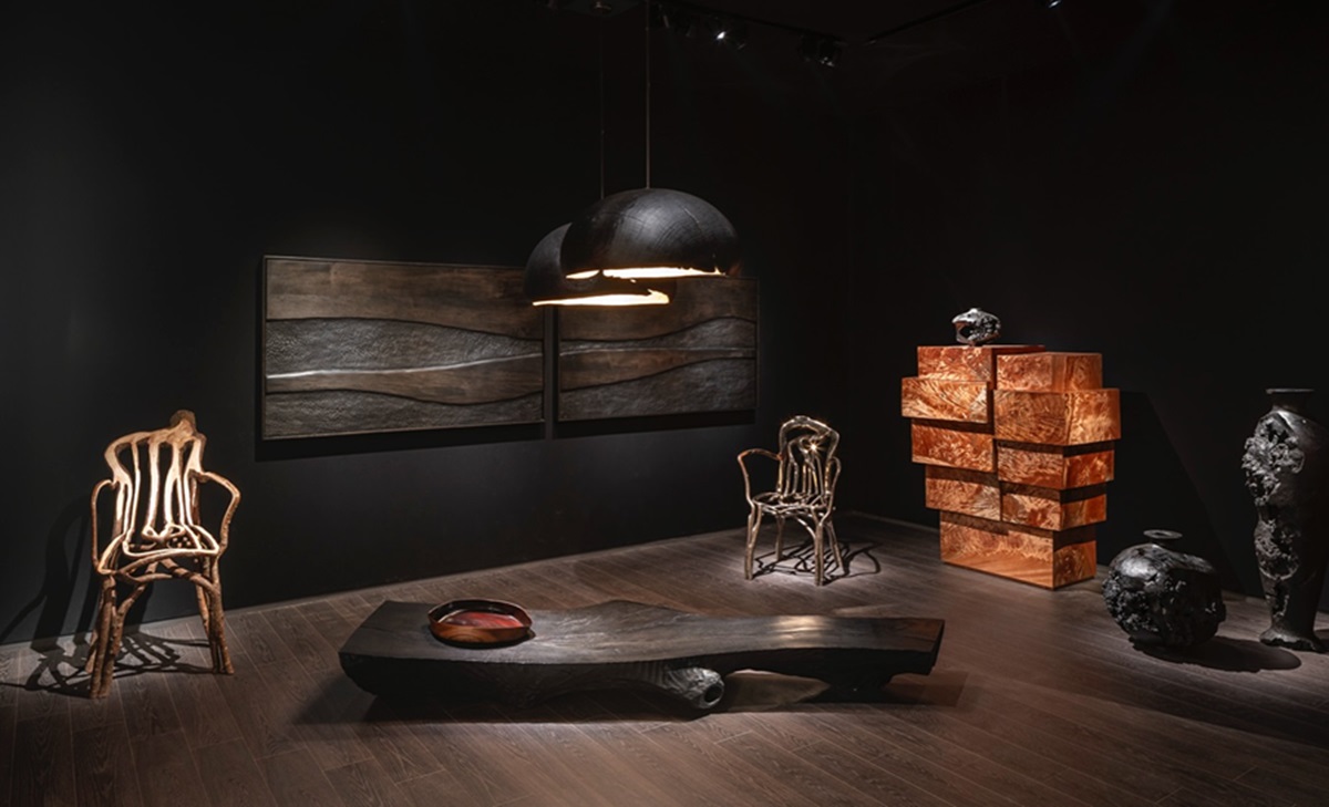 Young trees are guided according to a specific shape. The result? Fully functional grown furniture with zero waste.