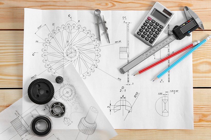 features of a compass