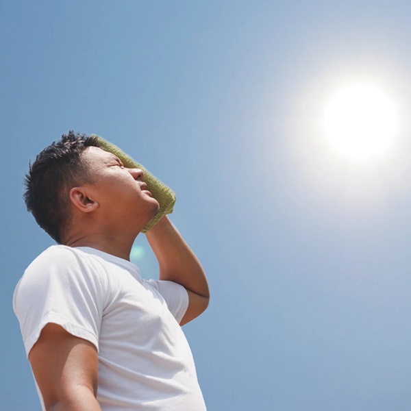 As a hiker, you should know how to treat heat stroke, especially on challenging trails. Click here to learn everything you need to know.