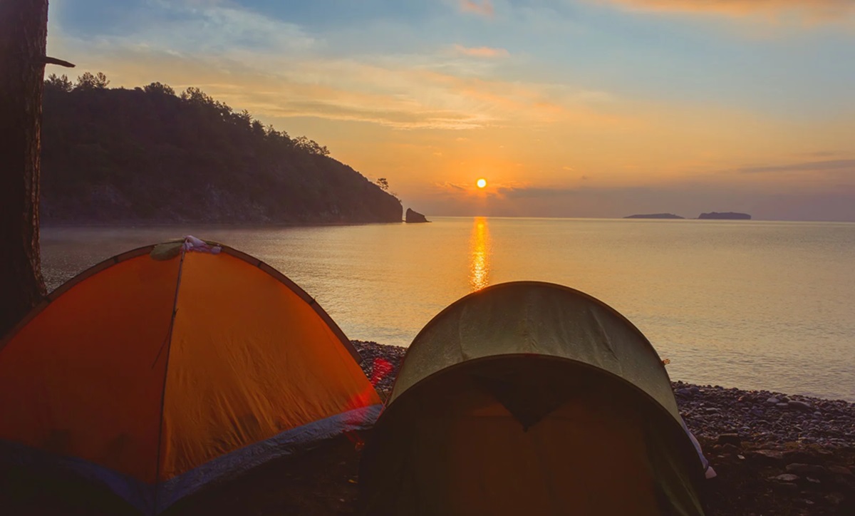 The best beach camping in the U.S. offers a unique way to connect with nature while enjoying sandy shores.