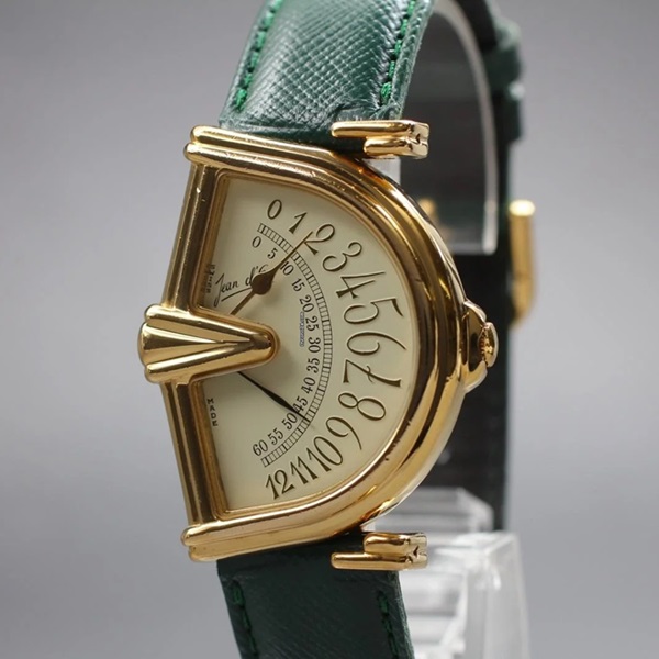 The Jean d'eve Sectora watch series holds a special place in the horology industry for its revolutionary approach to timekeeping.