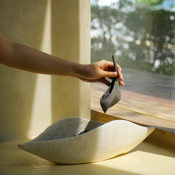 DAON pottery is a groundbreaking sustainable design project that breathes new life into discarded ceramic materials.