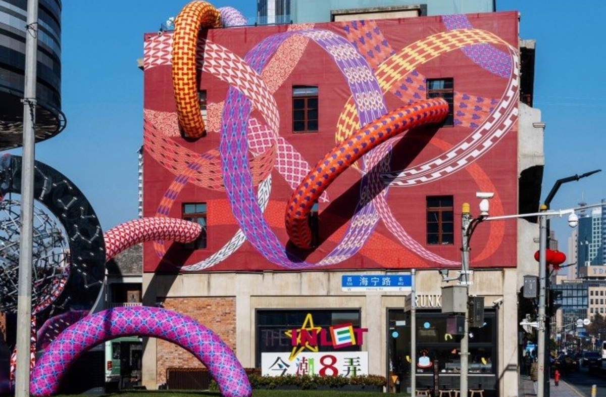 The Weije Yang Mystical Serpent was inspired by the mythical legends surrounding the Mystery Serpent that is a symbol of transformation