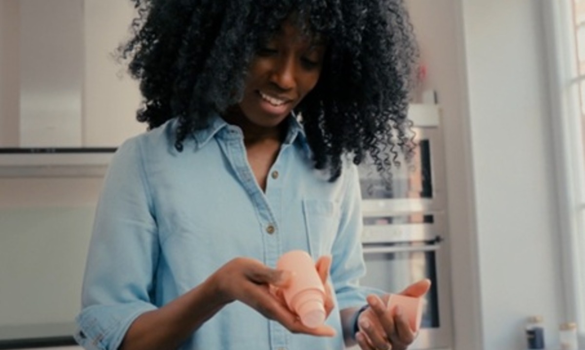 Adam Webb designed Lifelong deo to be simple and sustainable. Each deodorant comes with a refillable system eliminating single-use waste.